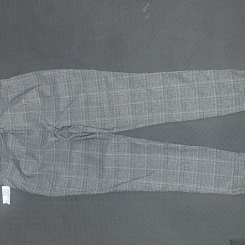 🆕️ Maurices Bengaline skinny pant, size Medium short